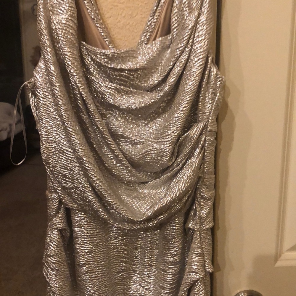 Dress - Picture 2 of 4